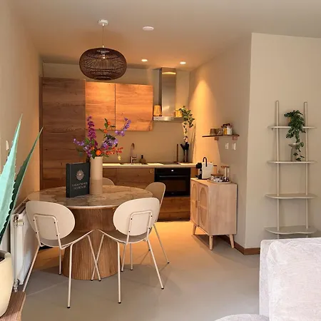 Сasa de vacaciones House Bali - Near The Keukenhof And The